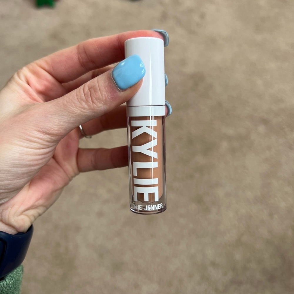 Plumping gloss